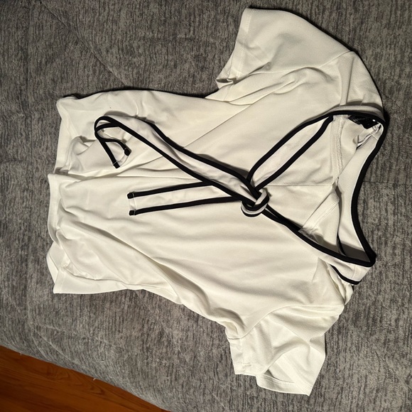 Banana Republic Bow Tie Short Sleeved - Picture 5 of 8